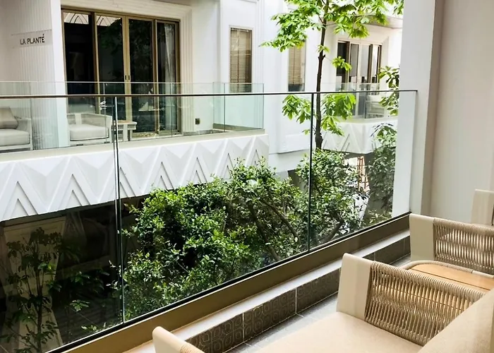La Plante Hotel